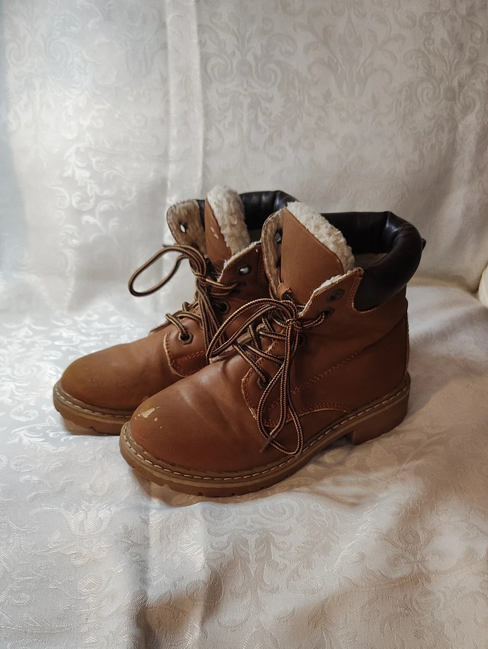 Link Kids Tan Lace-Up Sherpa Boots